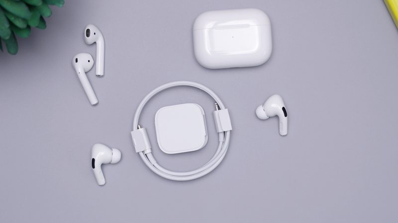 Resin in-ear monitors with cable